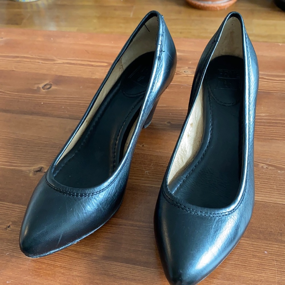 Frye Regina Pumps Black 6.5